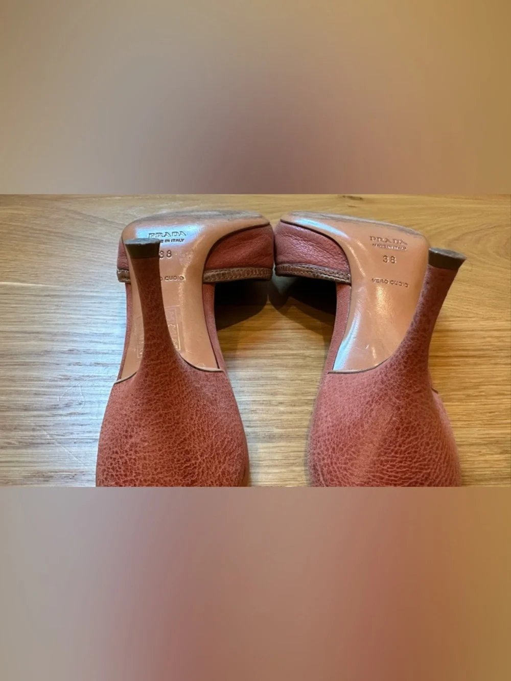 🤎 Vintage PRADA leather pointed-toe Slide Kitten Heels 🤎